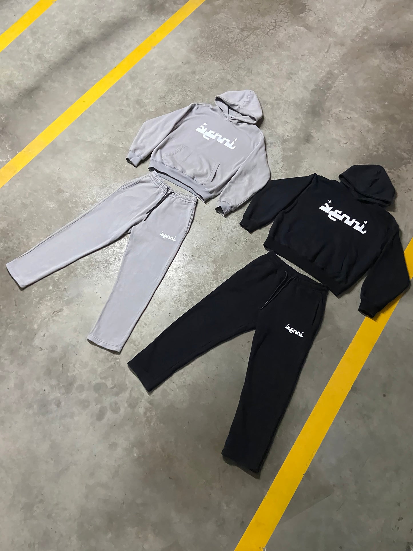 ARABIC LOGO SWEATPANTS (GREY)